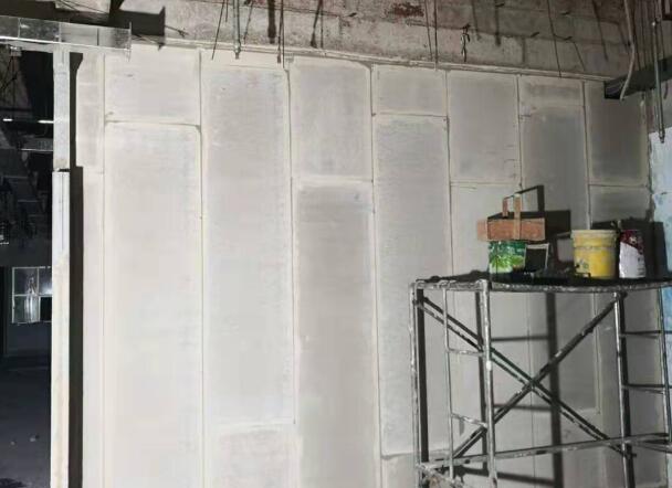 青岛墙板厂家为地球村集成房轻质墙板室内施工